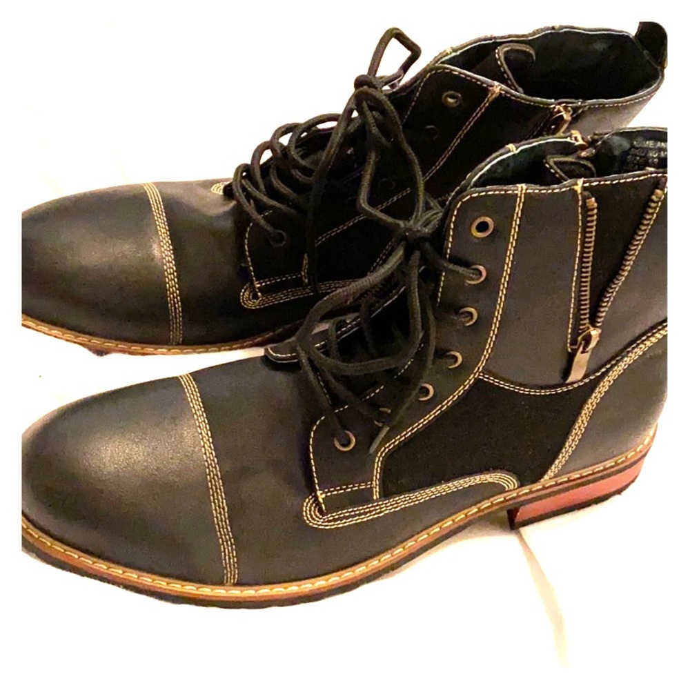 NEW MENS BOOT - SZ 13